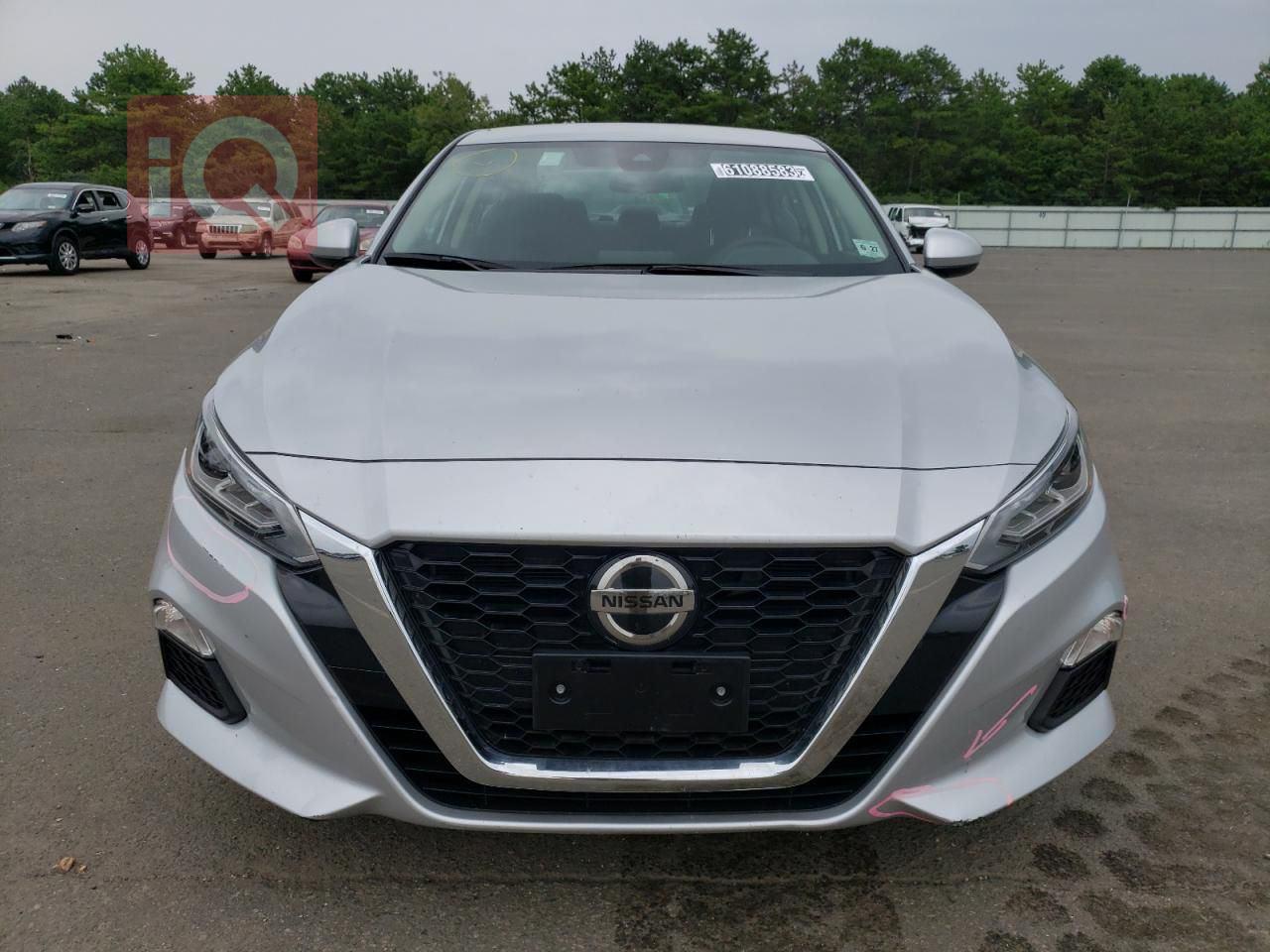 نيسان ألتيما